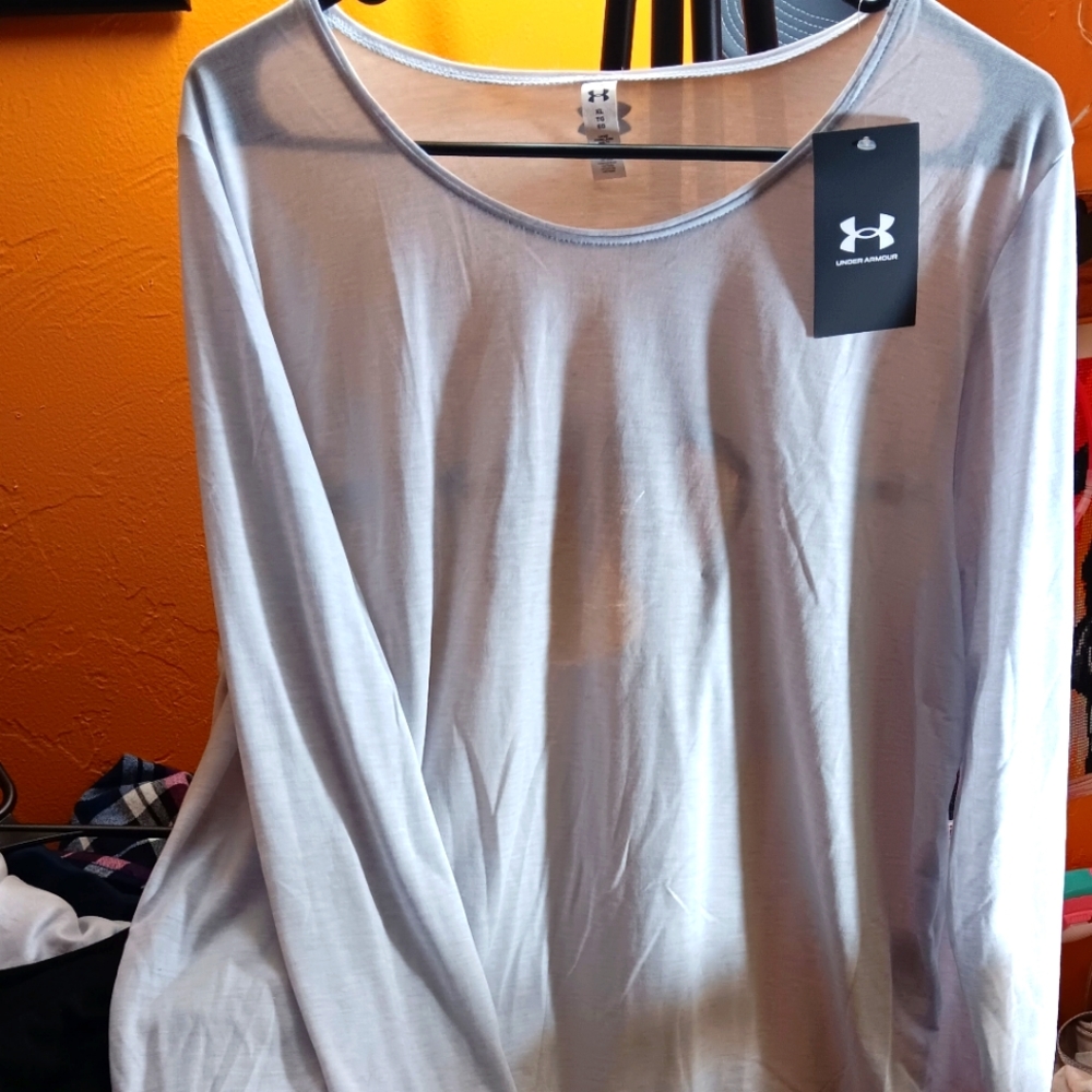 XL Under Armour women's workout long sleeve